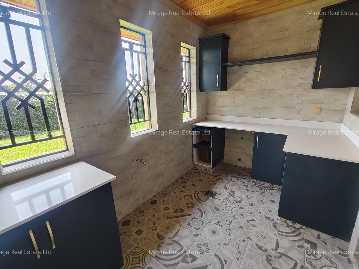 3 Bed House with En Suite in Cianda - 13