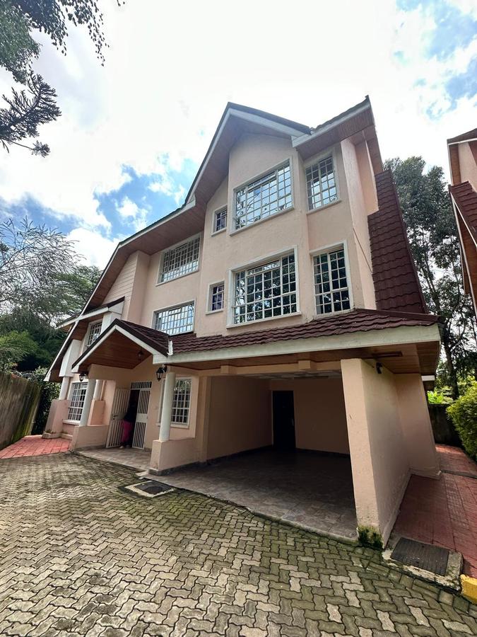 5 Bed Townhouse with En Suite in Lavington - 14