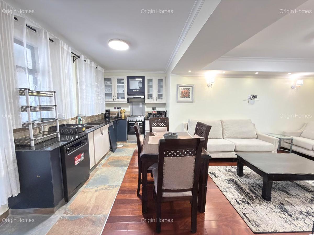 1 Bed House with En Suite in Lavington - 2