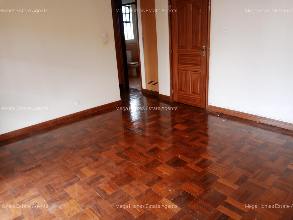 4 Bed Townhouse with En Suite at Runda Mumwe - 3