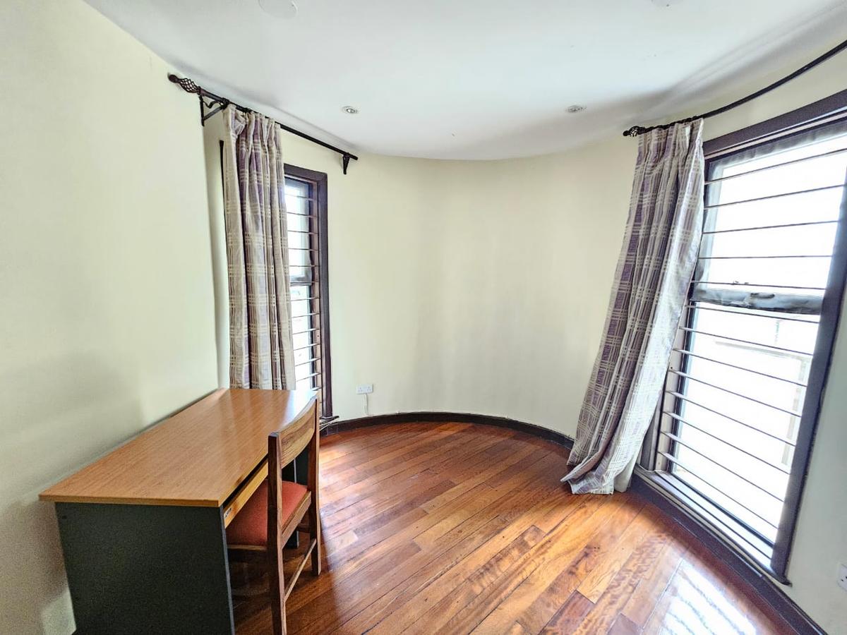 Furnished 2 Bed Apartment with En Suite in Gigiri - 5