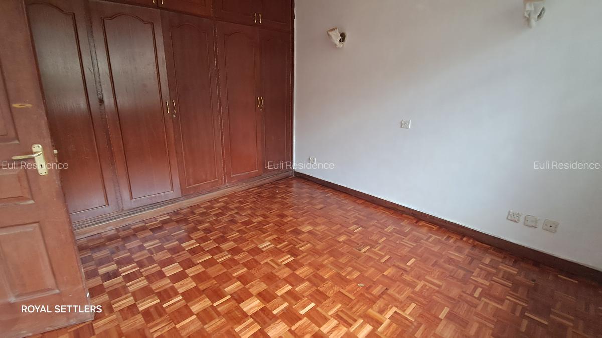 4 Bed Townhouse with En Suite at James Gichuru - 17