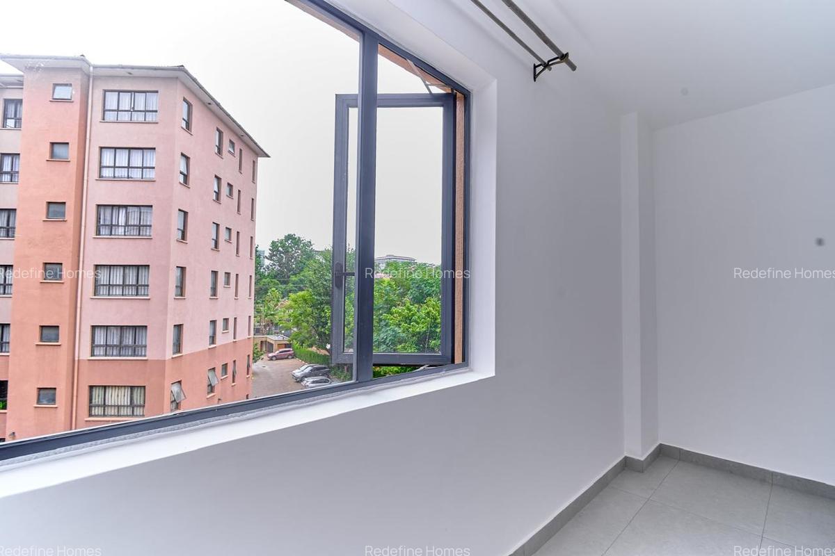 2 Bed Apartment with En Suite in Brookside - 2