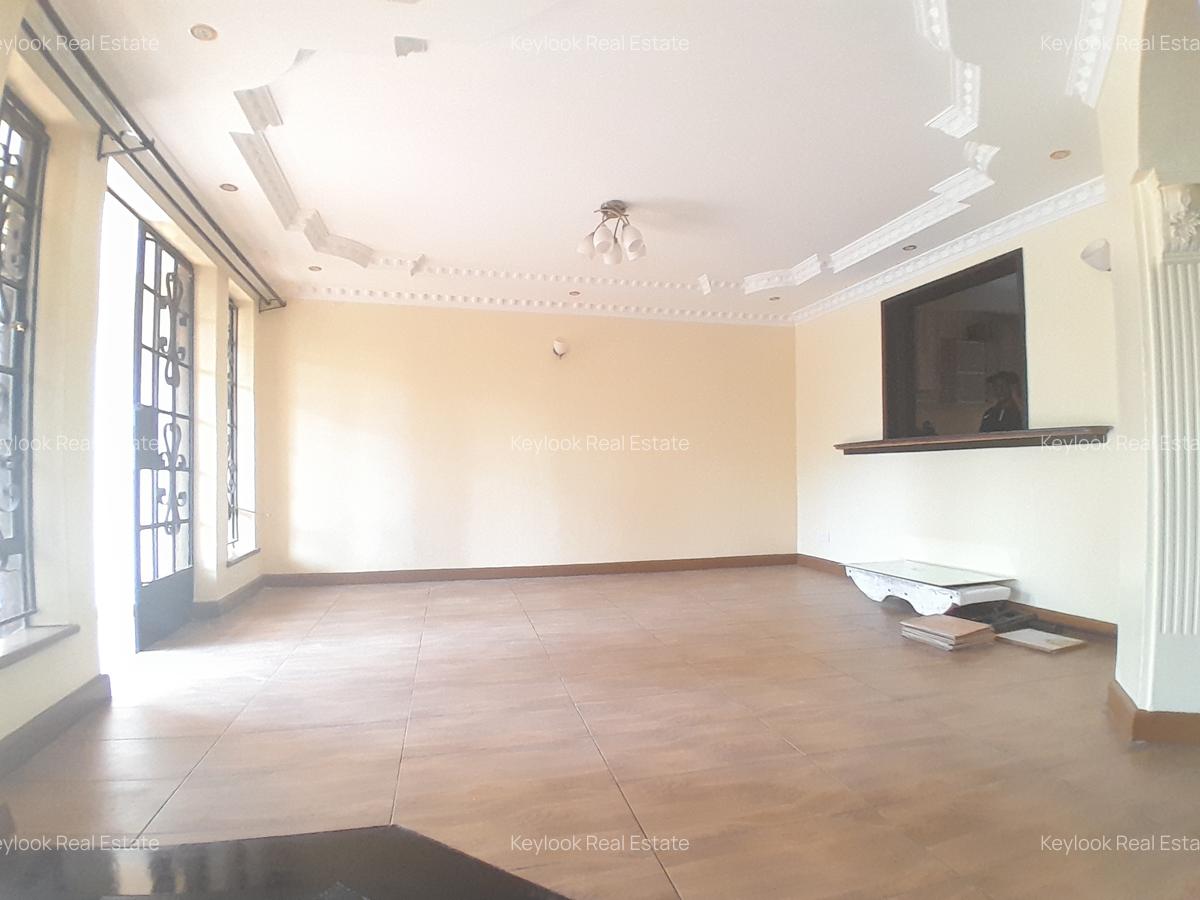 5 Bed Townhouse with En Suite at Lavington - 14