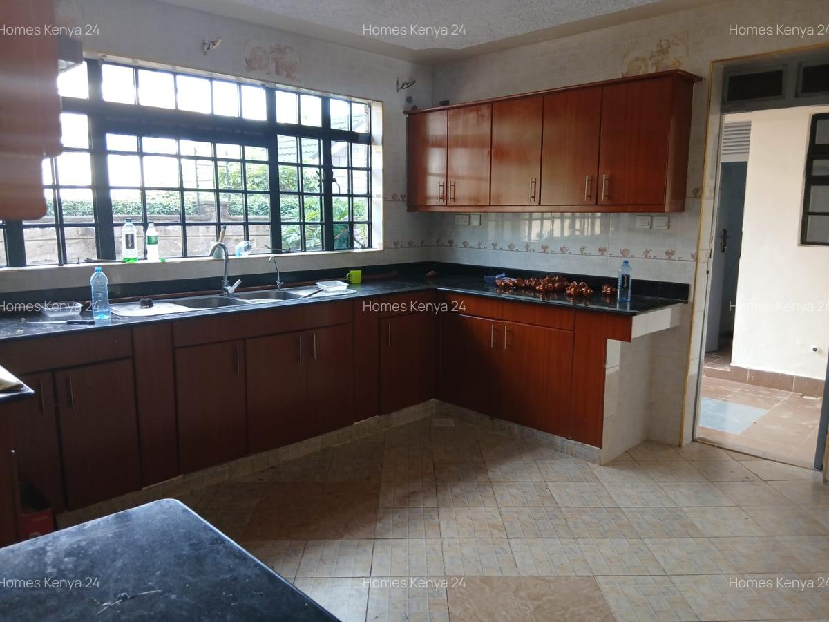 6 Bed House in Runda - 11