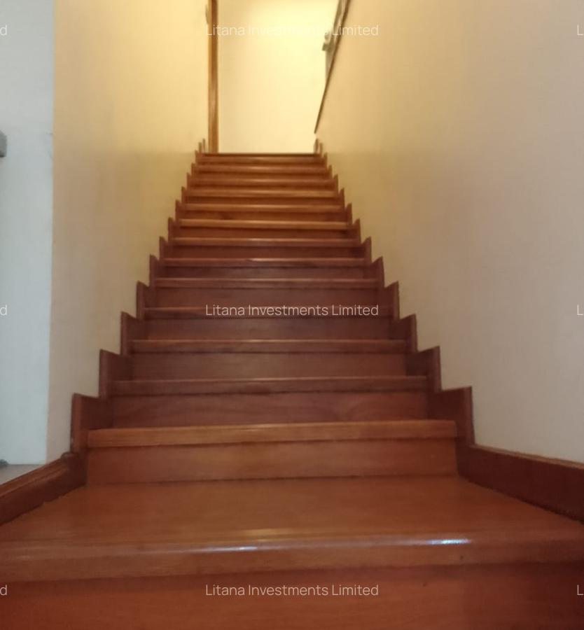 4 Bed House with En Suite at Bogani - 8