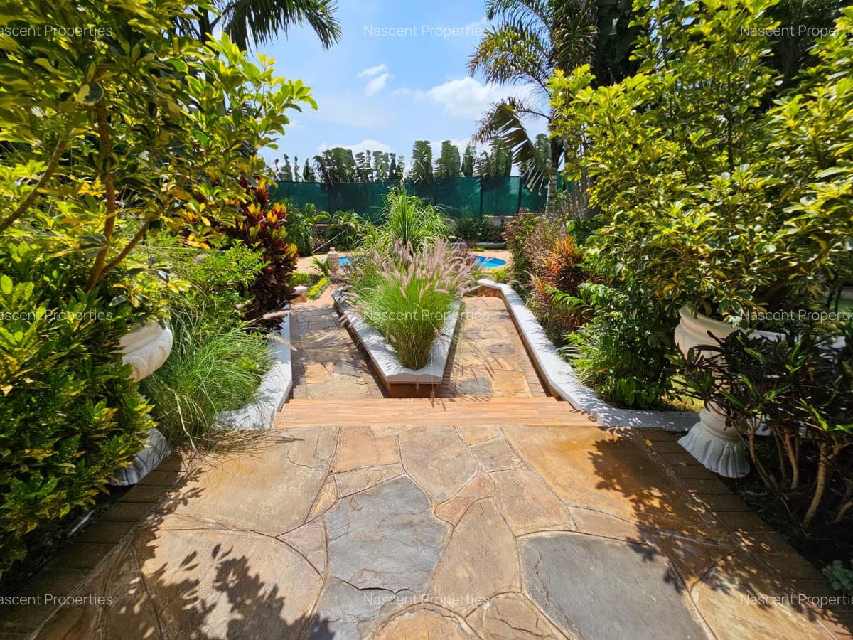 4 Bed House with En Suite in Runda - 20