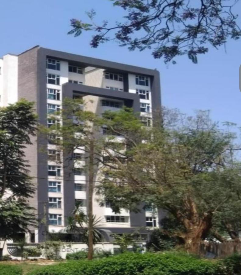 3 Bed Apartment with En Suite in Riverside - 2