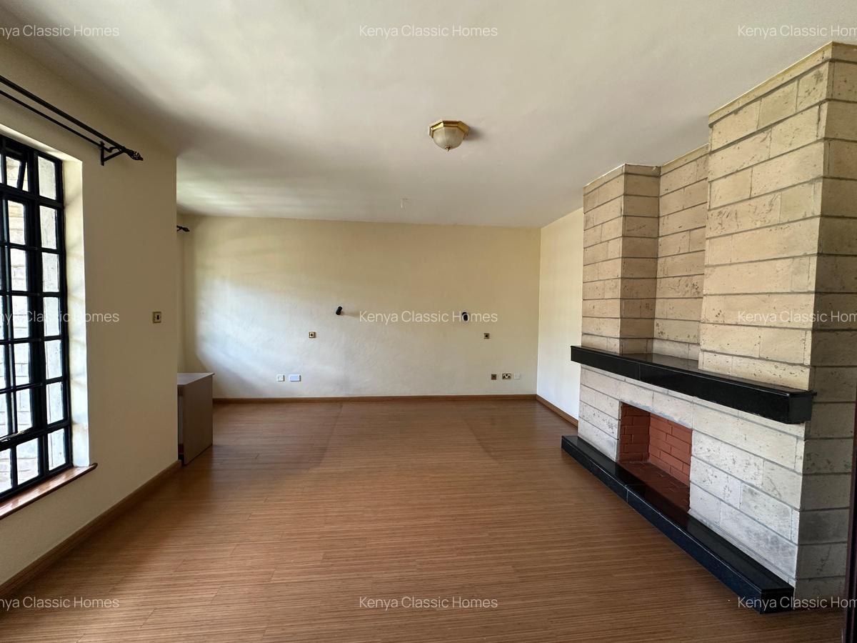 5 Bed Villa with En Suite at Lavington - 7