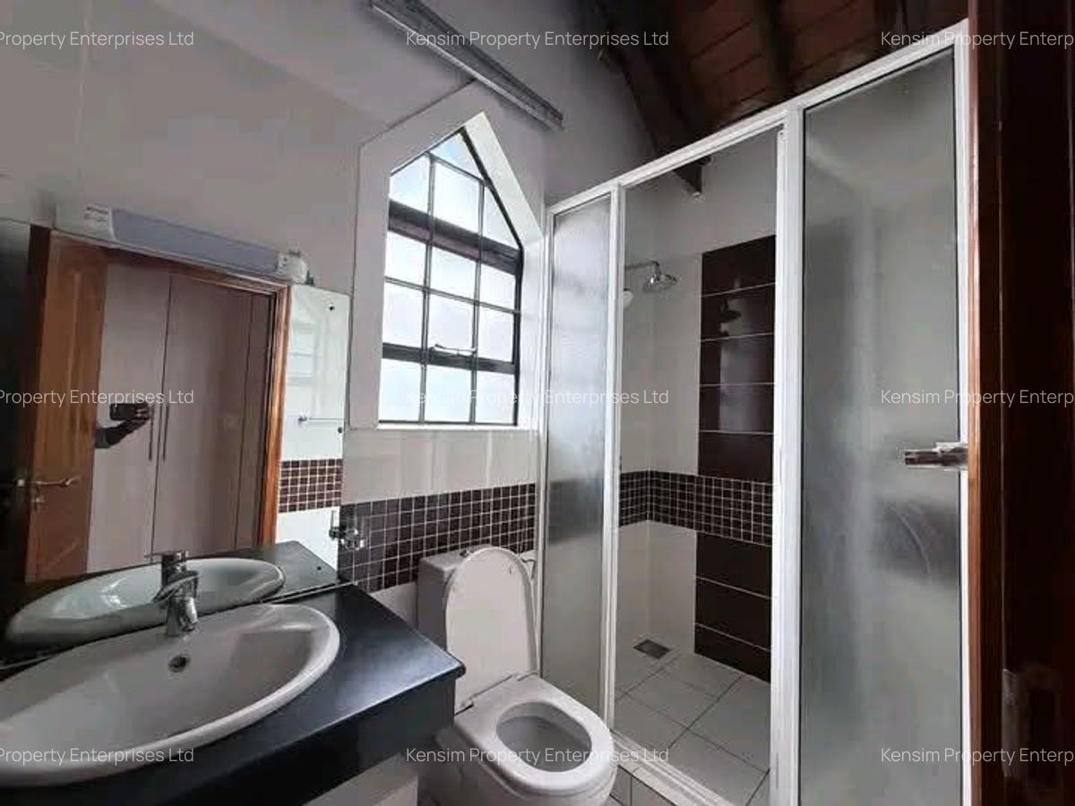 5 Bed Townhouse with En Suite in Lavington - 5