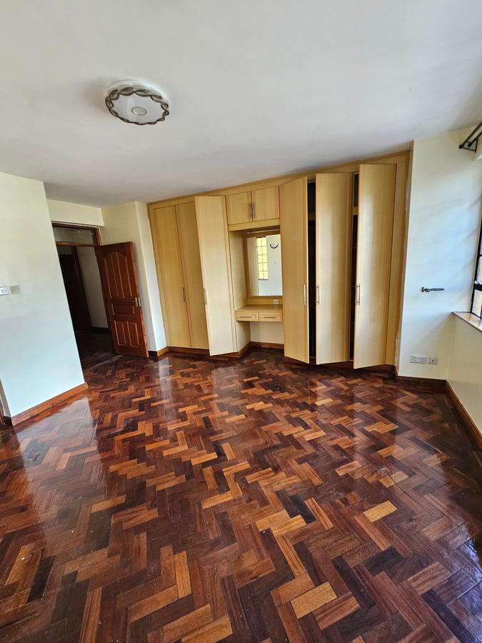 3 Bed Apartment with En Suite at Kilimani - 12