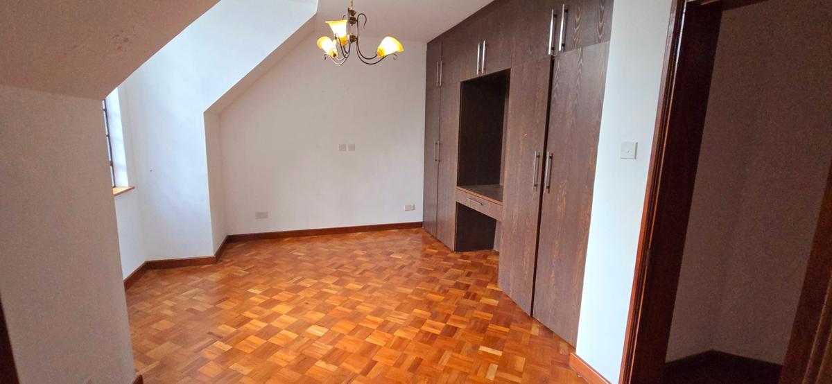 4 Bed Townhouse with Staff Quarters at Convent Drive - 10