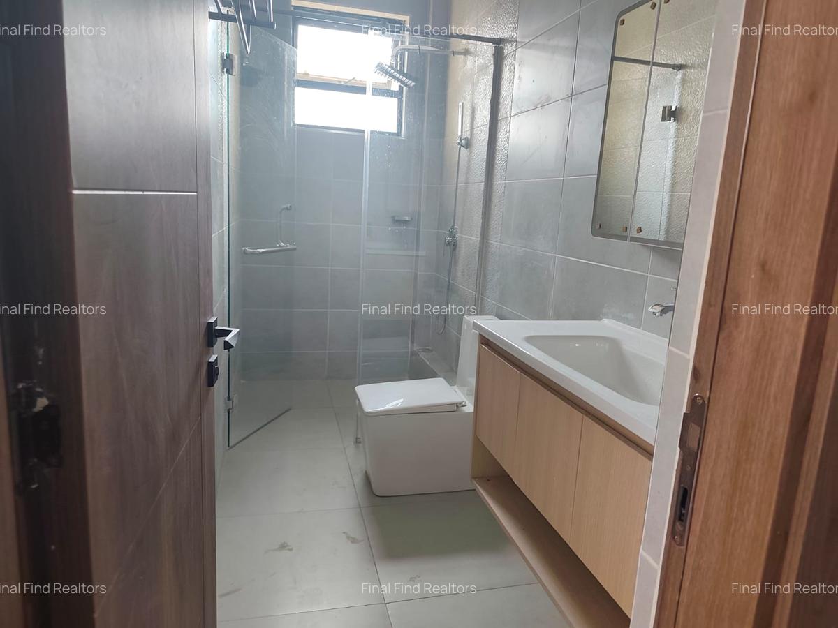 4 Bed Apartment with En Suite in Parklands - 8