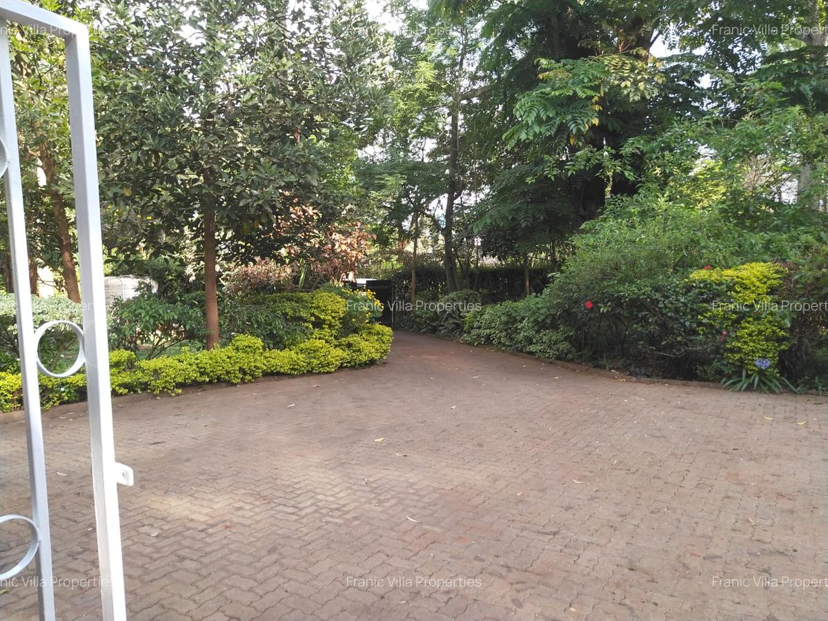 4 Bed House with En Suite at Redhill Road - 19