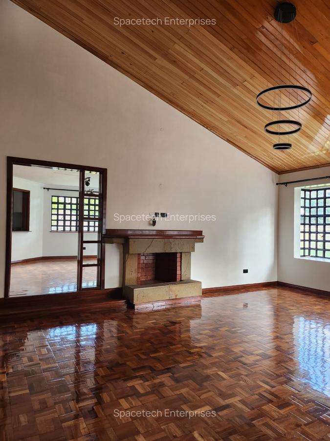 4 Bed House with En Suite in Lavington - 7