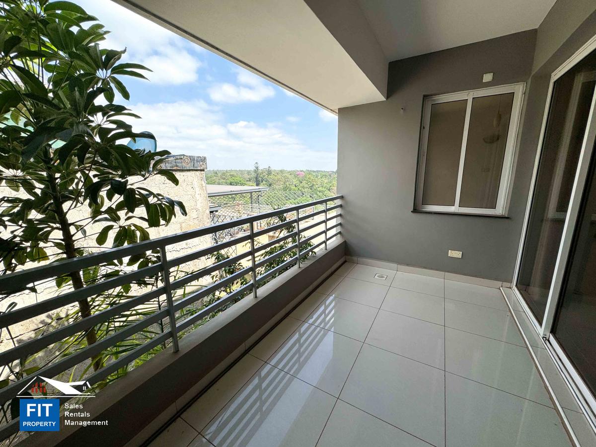 3 Bed Apartment with En Suite at 6Th Parklands - 5