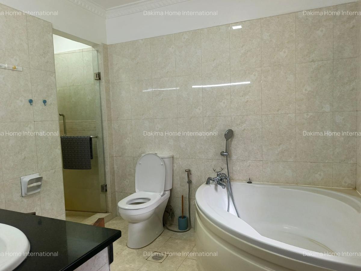 5 Bed Townhouse with En Suite in Runda - 15