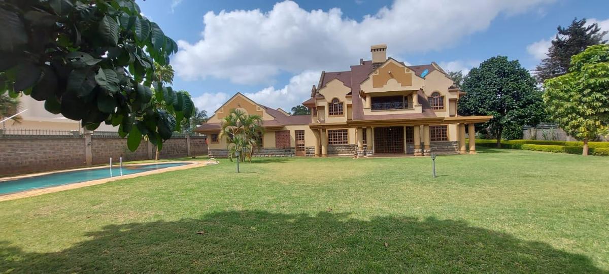 5 Bed House with En Suite in Runda - 1