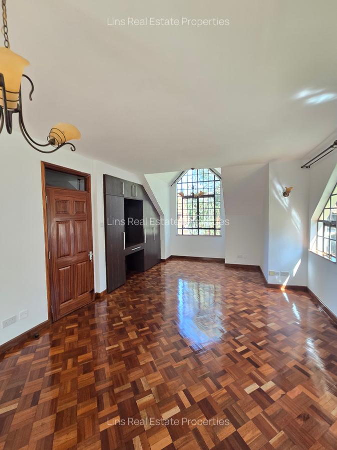 4 Bed Townhouse with En Suite in Lavington - 4