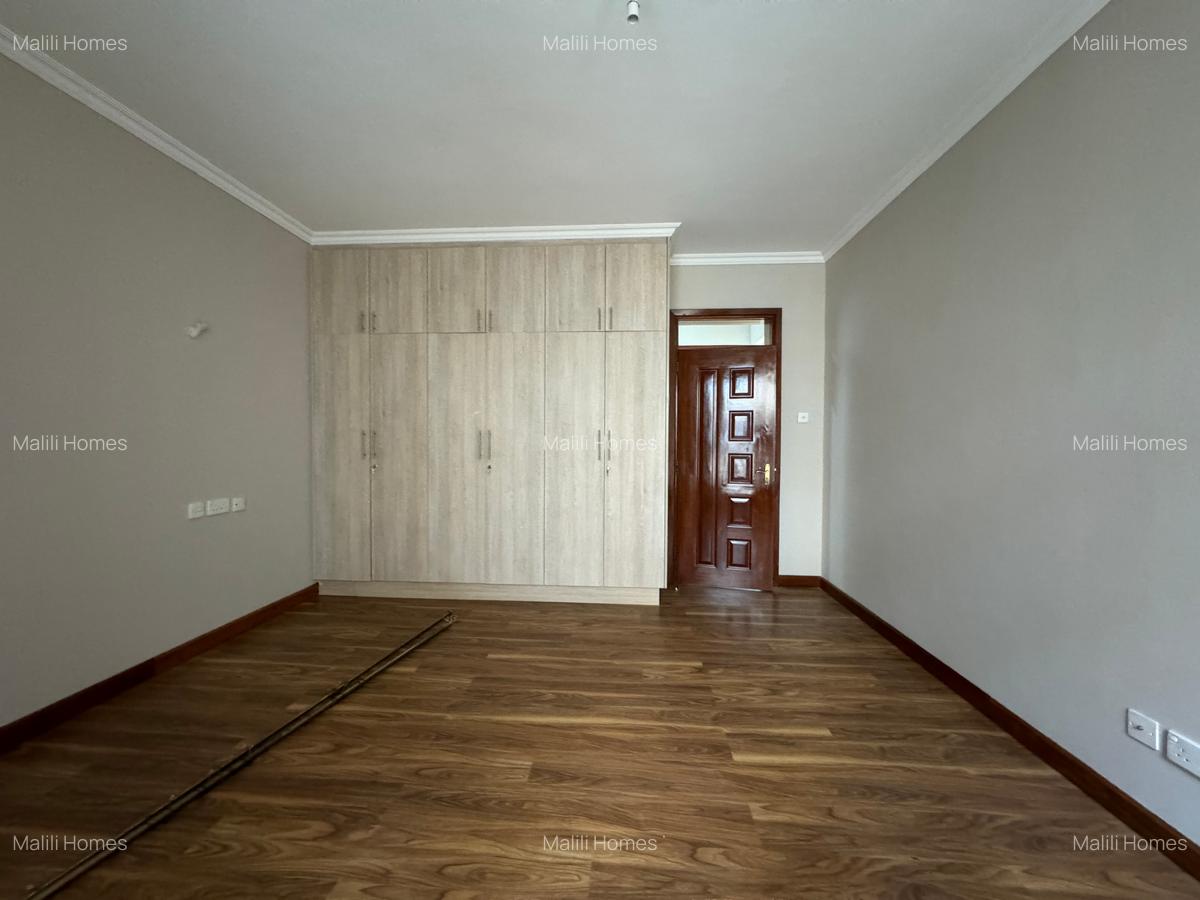 3 Bed Apartment in Riverside - 2