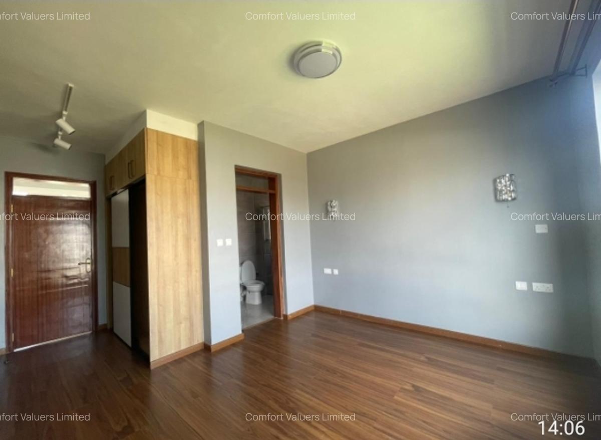 5 Bed Townhouse with En Suite at Runda - 15