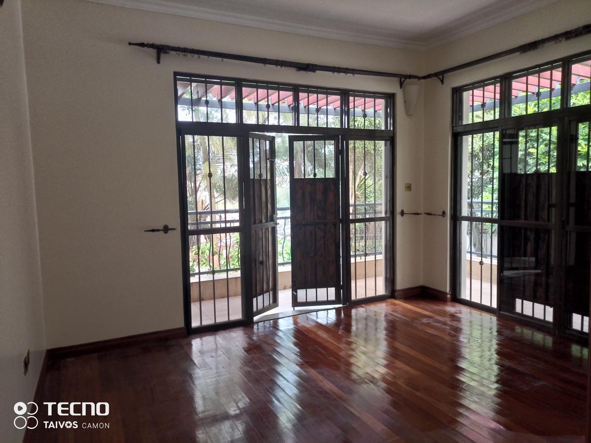 4 Bed Townhouse with En Suite at Off Kiambu Rd - 19