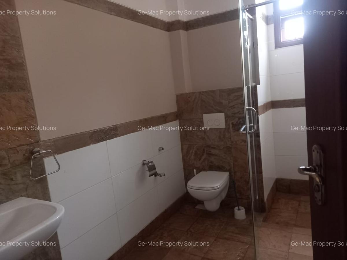 4 Bed Apartment with En Suite in Riverside - 4