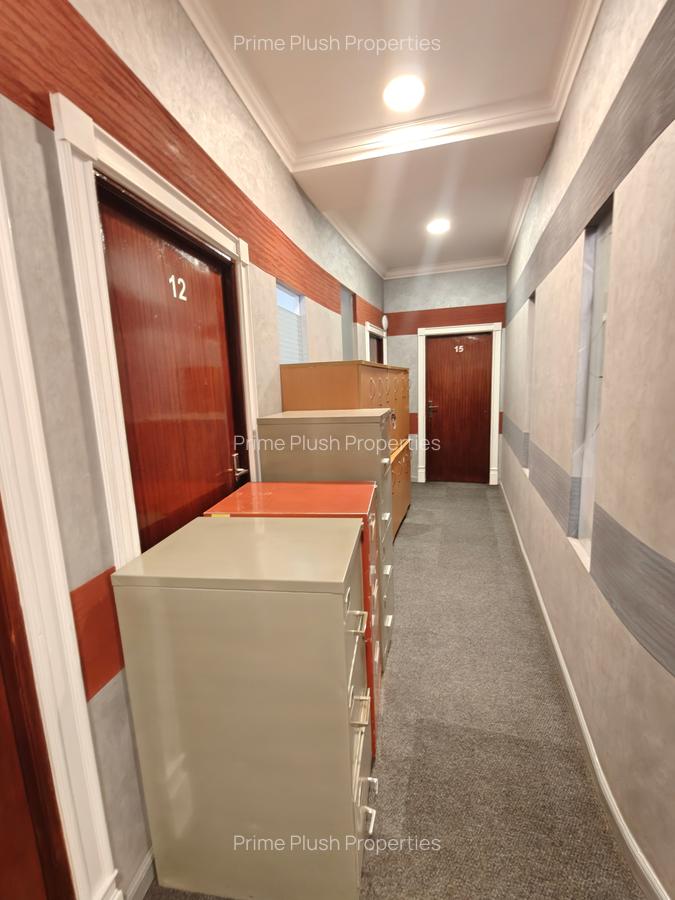 4,505 ft² Office with Parking in Parklands - 4