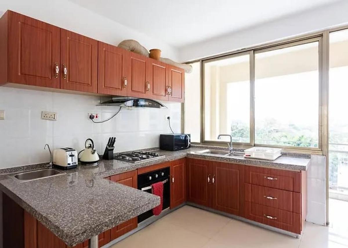 Serviced 3 Bed Apartment with En Suite in Kilimani - 2