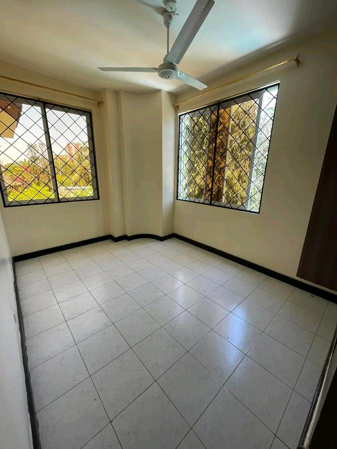 3 Bed Apartment with En Suite at Behind Citymall - 7