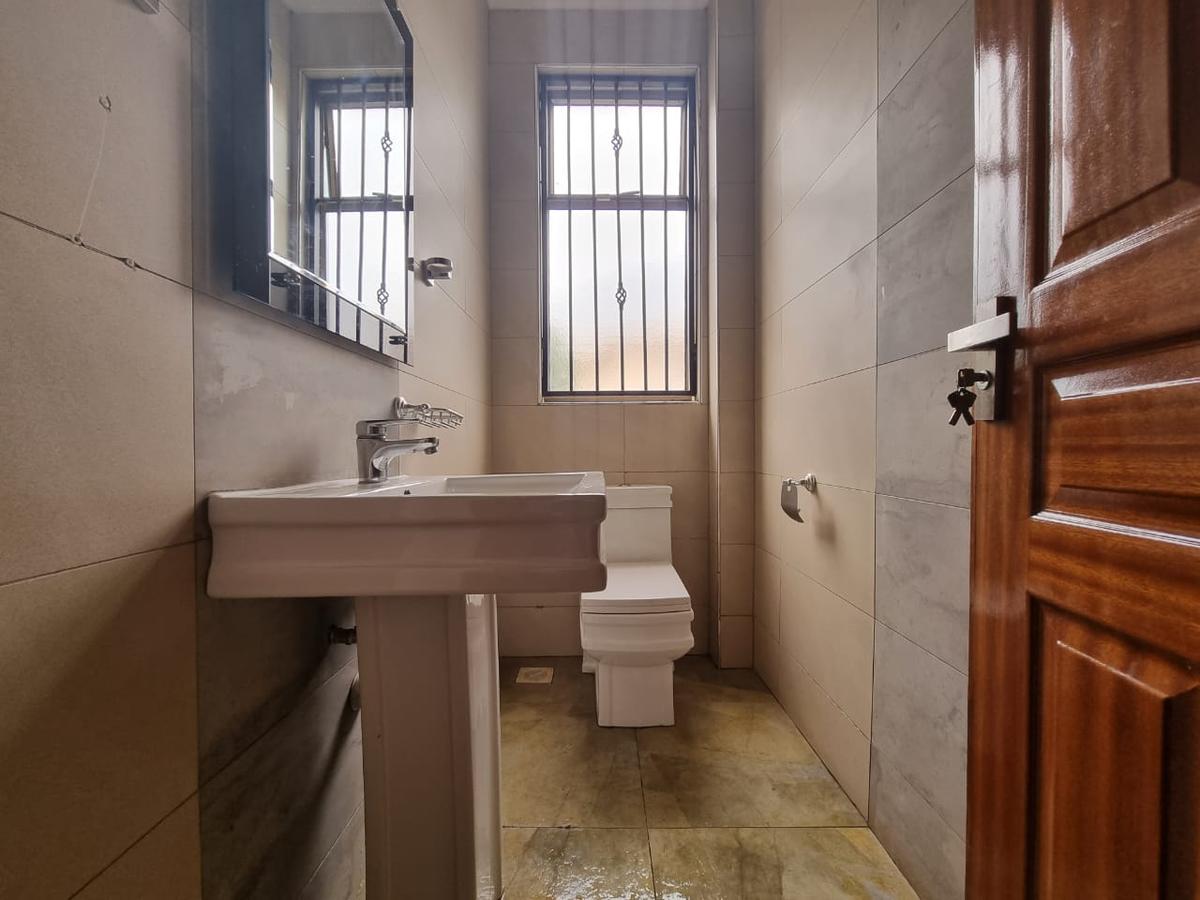 5 Bed Villa with En Suite in Kitisuru - 14