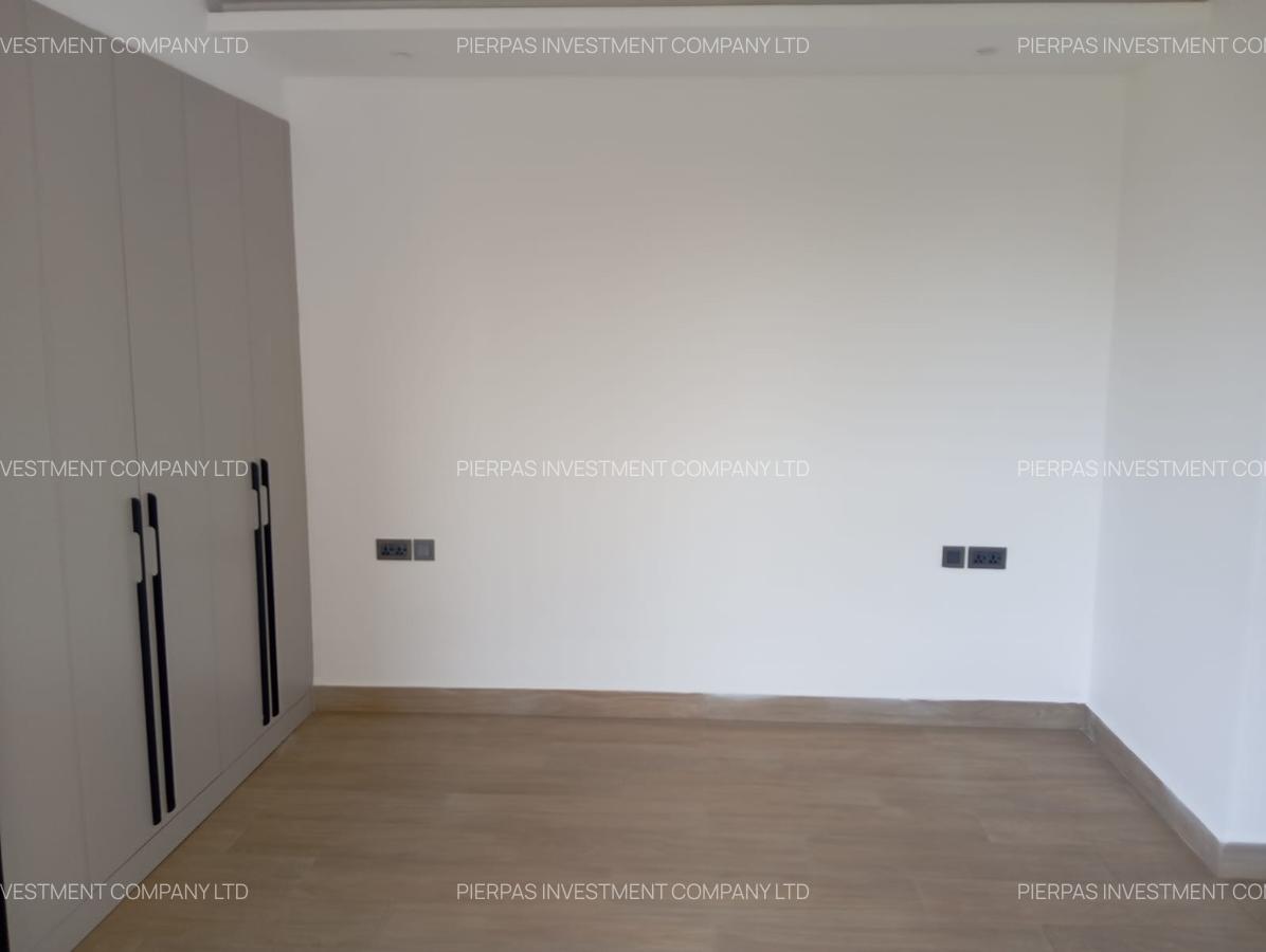 3 Bed Townhouse with En Suite in Riverside - 2