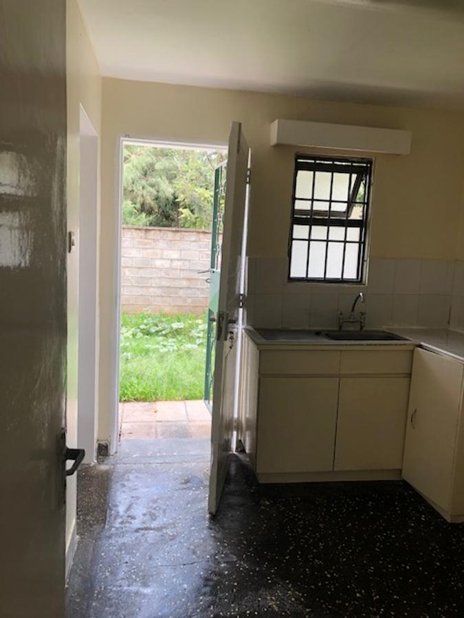 3 Bed Townhouse with En Suite at Nyayo Embakasi - 4