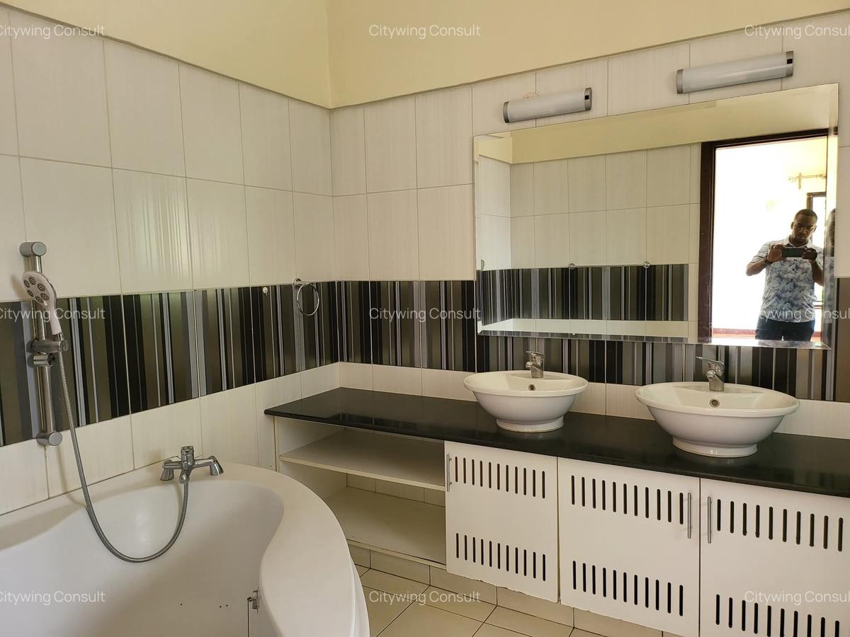 4 Bed Apartment with En Suite at Brookside Garden - 11