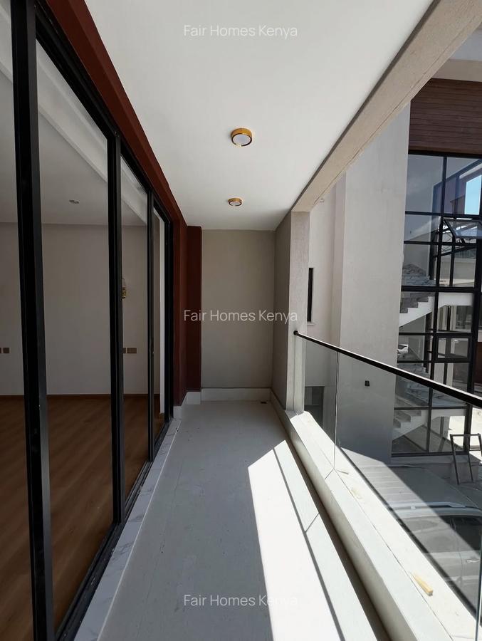 5 Bed Townhouse with En Suite at Lavington Green - 9