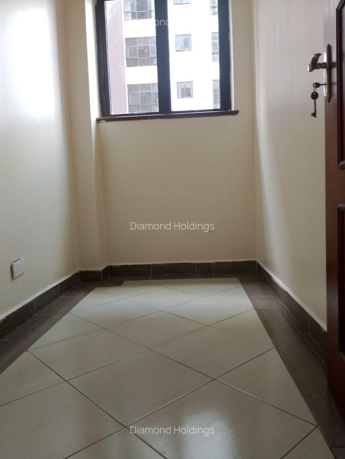 4 Bed Apartment with En Suite at Parklands - 2
