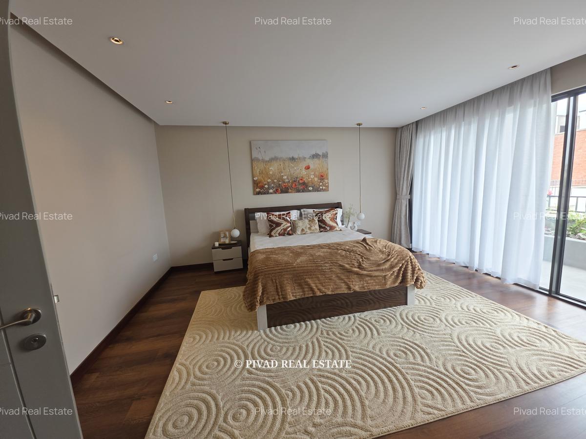 4 Bed Townhouse with Swimming Pool in Langata - 12