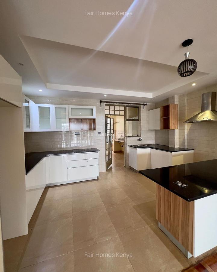3 Bed Apartment with En Suite at Othaya Road - 5