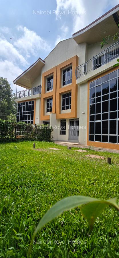5 Bed Townhouse with En Suite at Lavington Green - 5