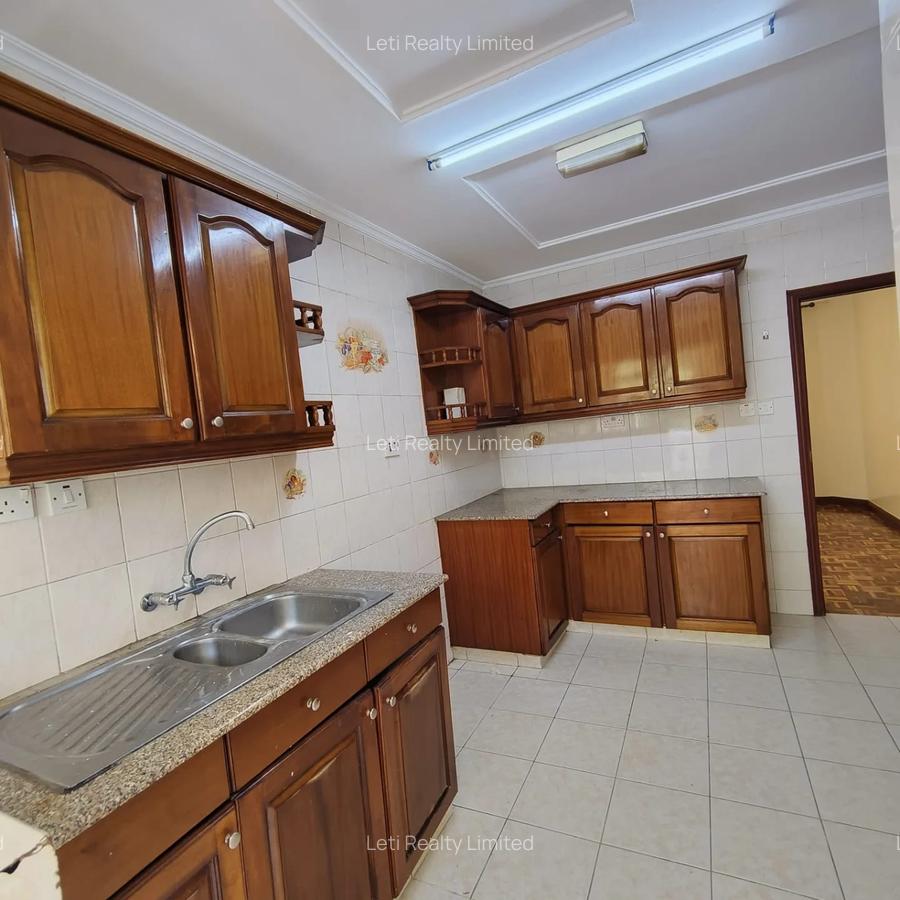 4 Bed Townhouse with En Suite in Lavington - 5