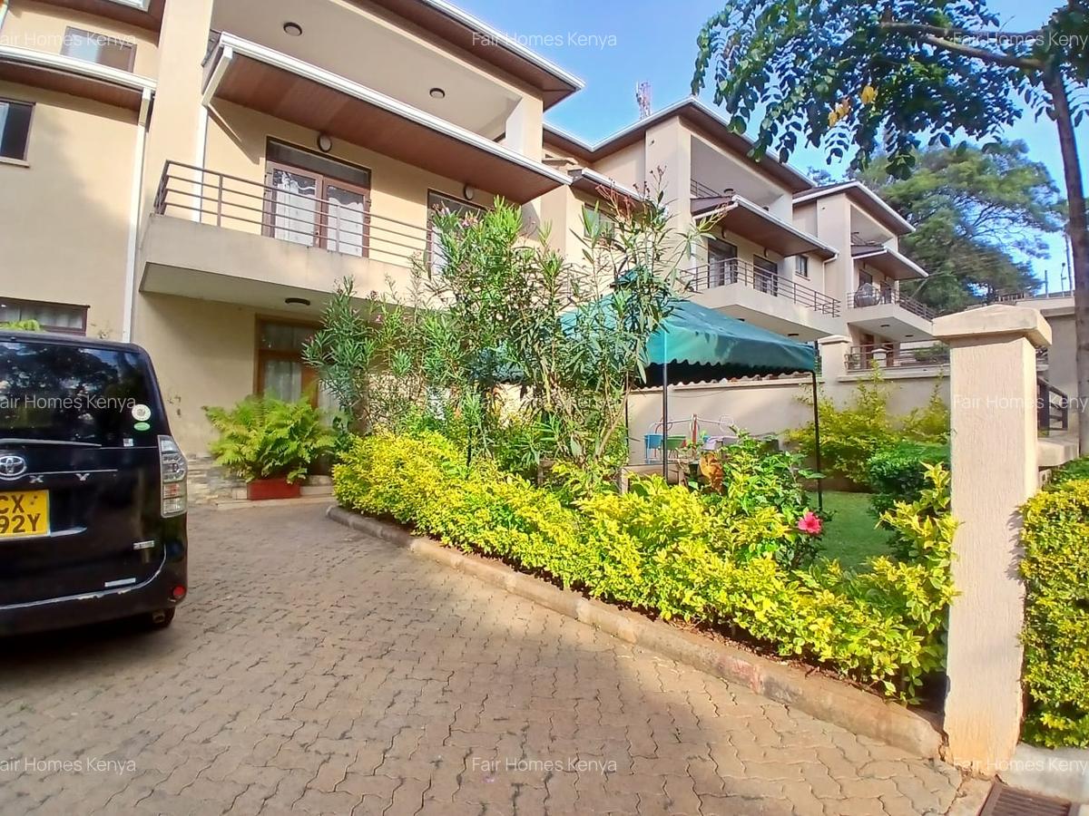 5 Bed Townhouse with En Suite at Lavington Green - 5