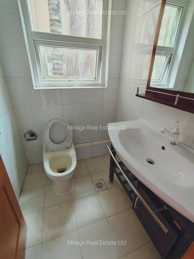 4 Bed Villa with En Suite in Riverside - 4