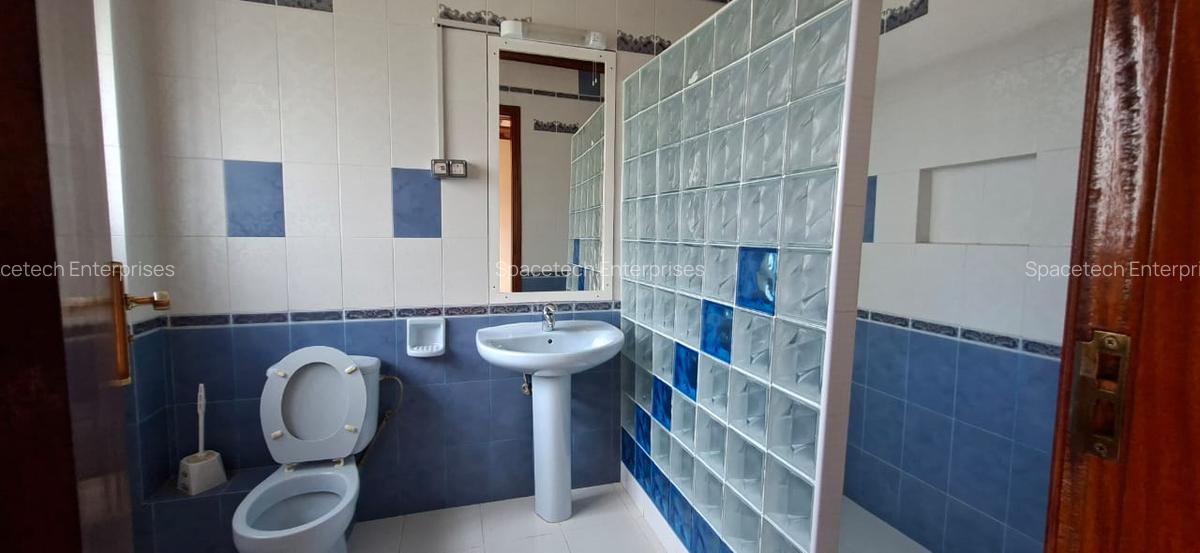 5 Bed Townhouse with En Suite in Westlands Area - 19