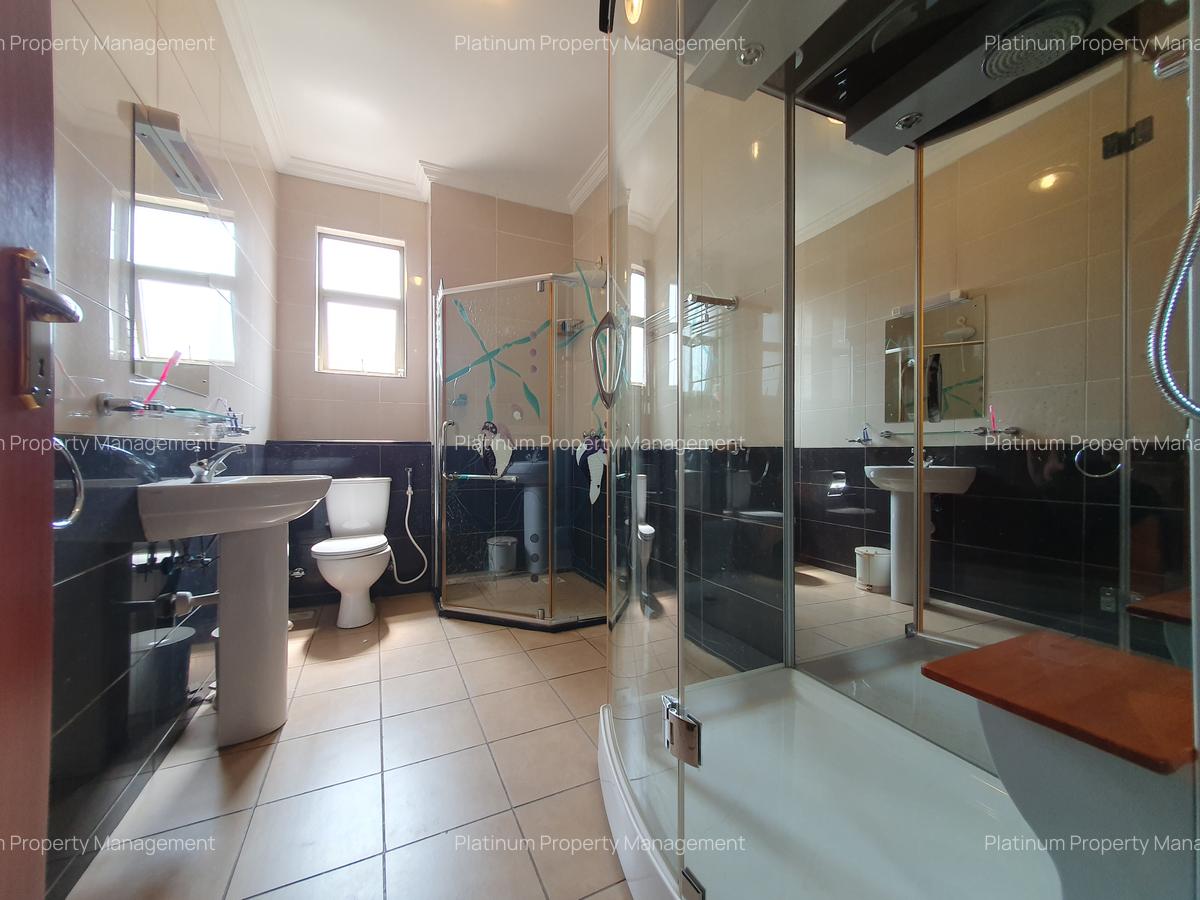 3 Bed Apartment with En Suite at 1St Parklands Avenue - 10