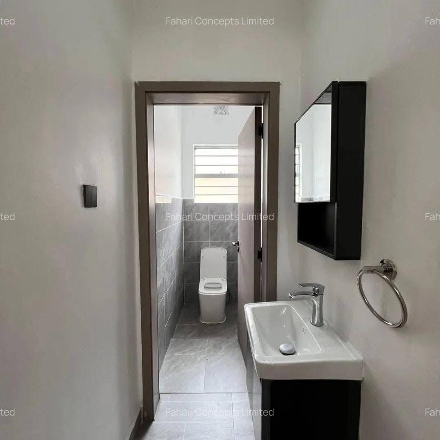 3 Bed House with En Suite at Acacia - 12