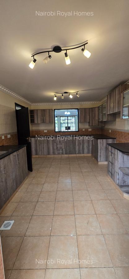5 Bed Townhouse with En Suite at Convent Drive - 14