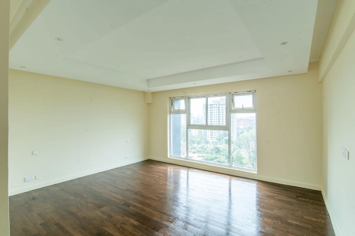 3 Bed Apartment with En Suite at Riverside Drive - 7