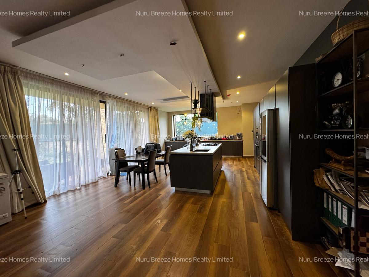 5 Bed House with En Suite in Runda - 19