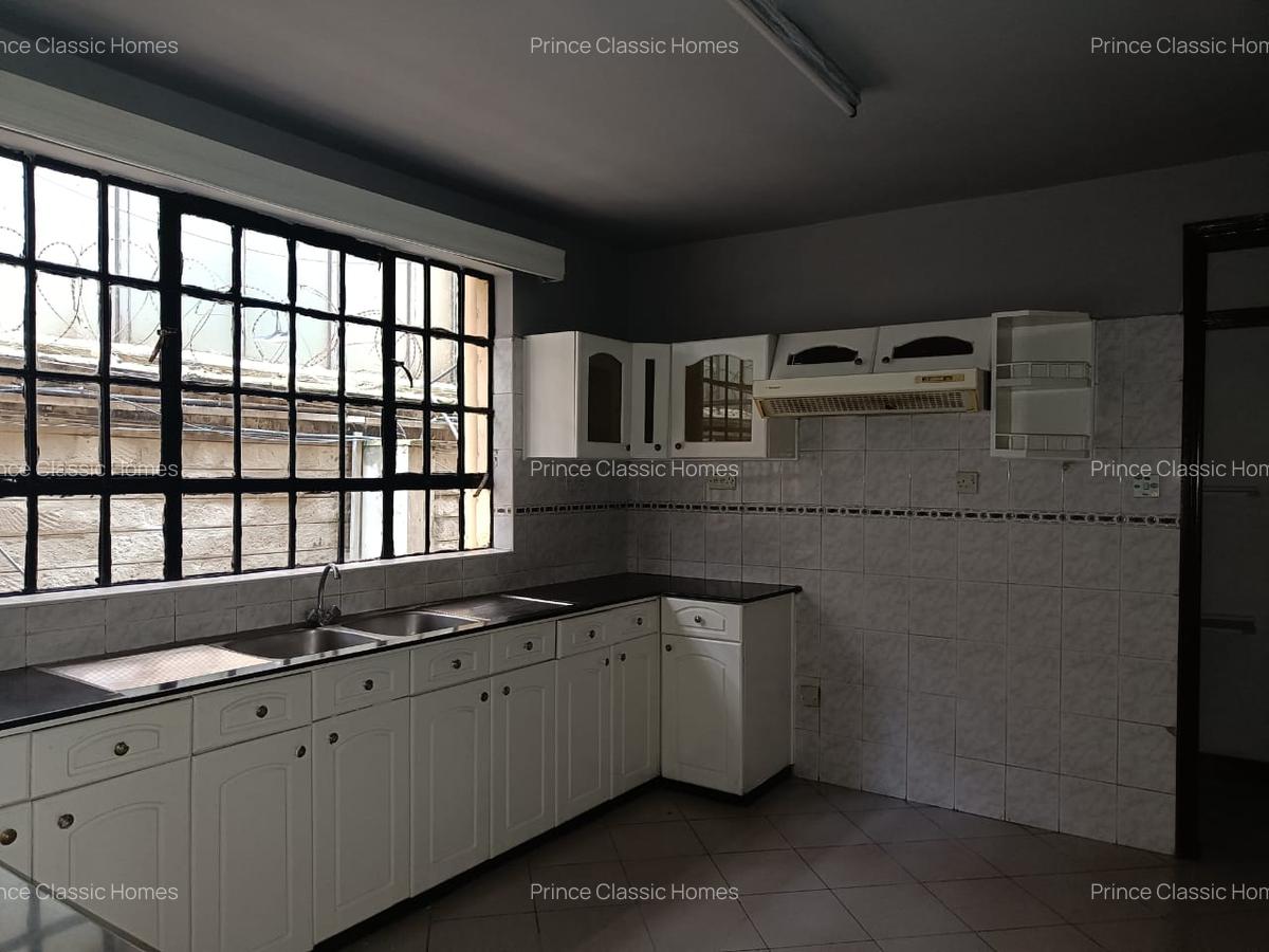 3 Bed Apartment with En Suite in Kilimani - 7