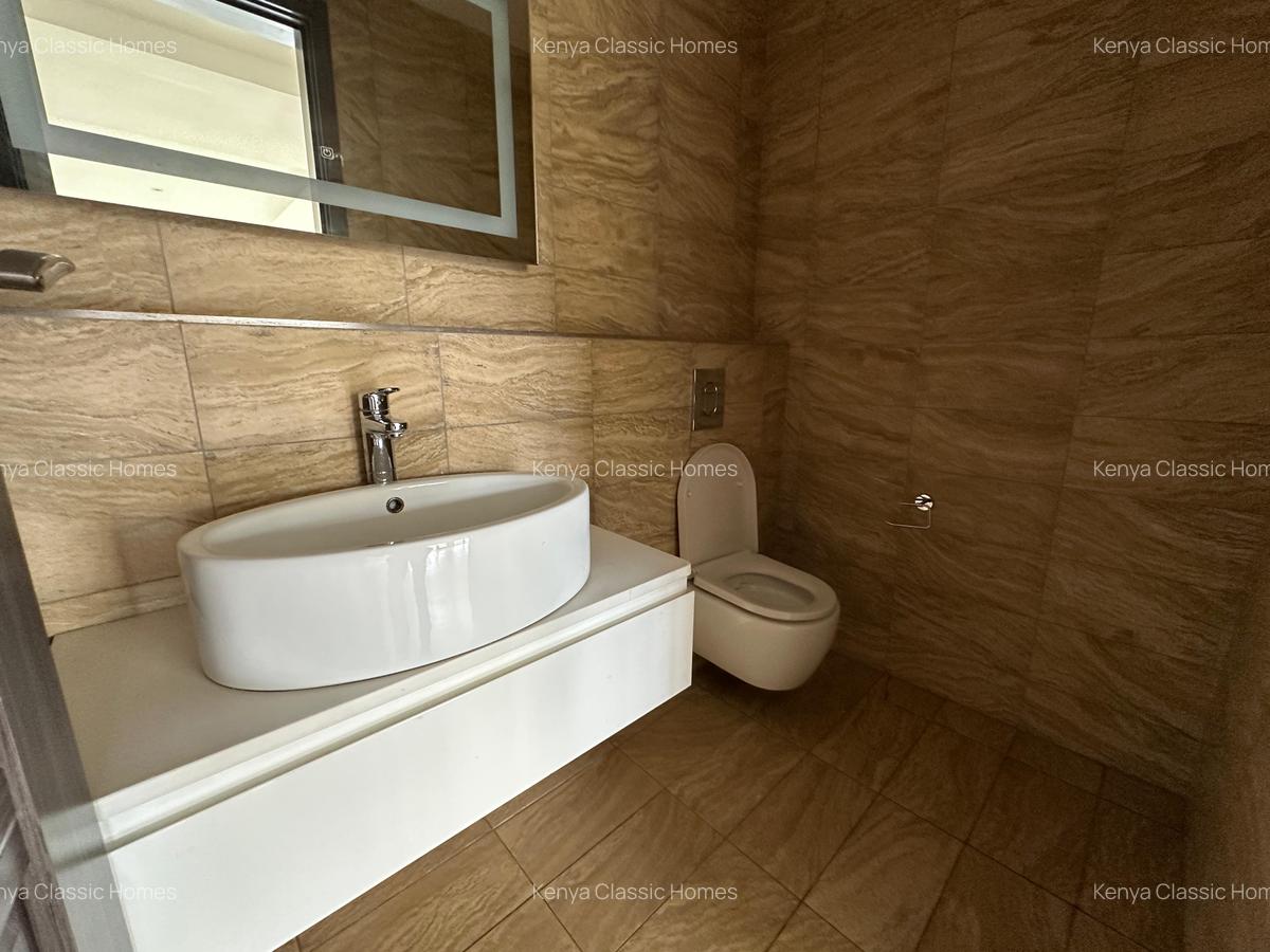 3 Bed Apartment with En Suite at Riverside - 9